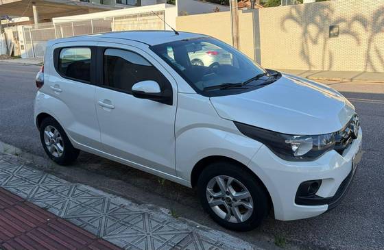 FIAT MOBI 1.0 EVO FLEX LIKE. ON MANUAL FIAT MOBI 1.0 EVO FLEX LIKE. ON MANUAL